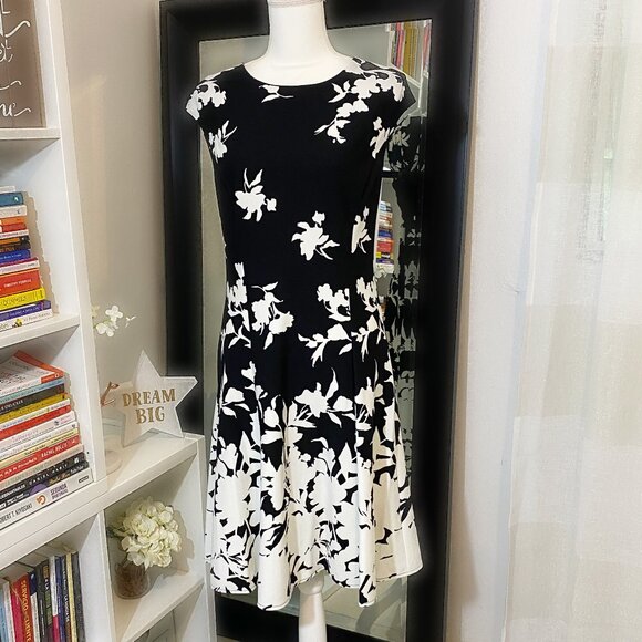 London Times Dresses & Skirts - London Times Dress • Size 16